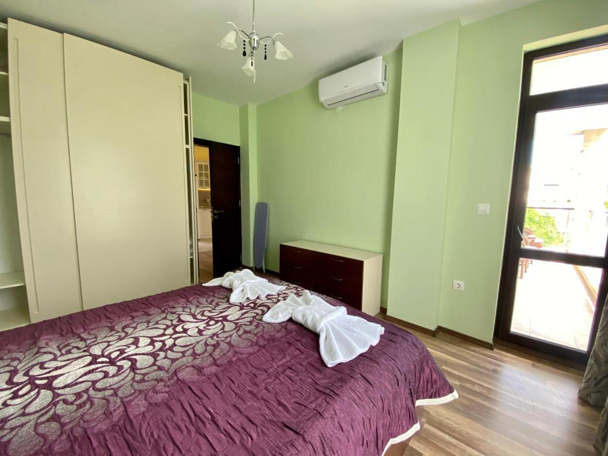 Green Paradise Deluxe Apartments Primorsko Exterior photo