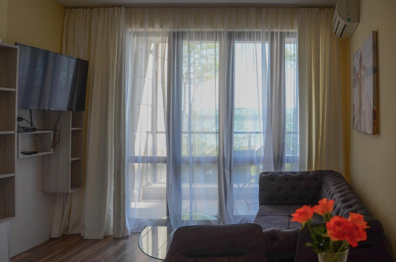 Green Paradise Deluxe Apartments Primorsko Exterior photo