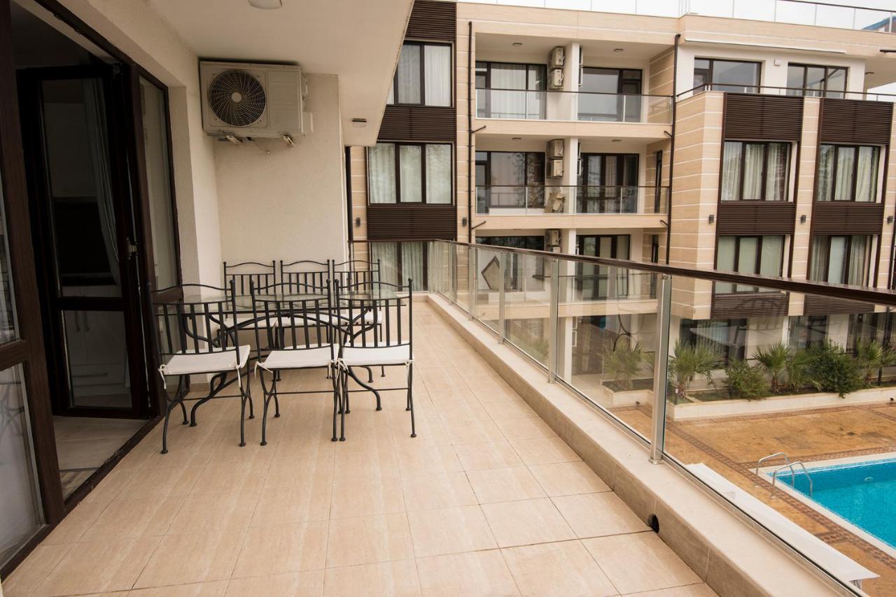 Green Paradise Deluxe Apartments Primorsko Exterior photo