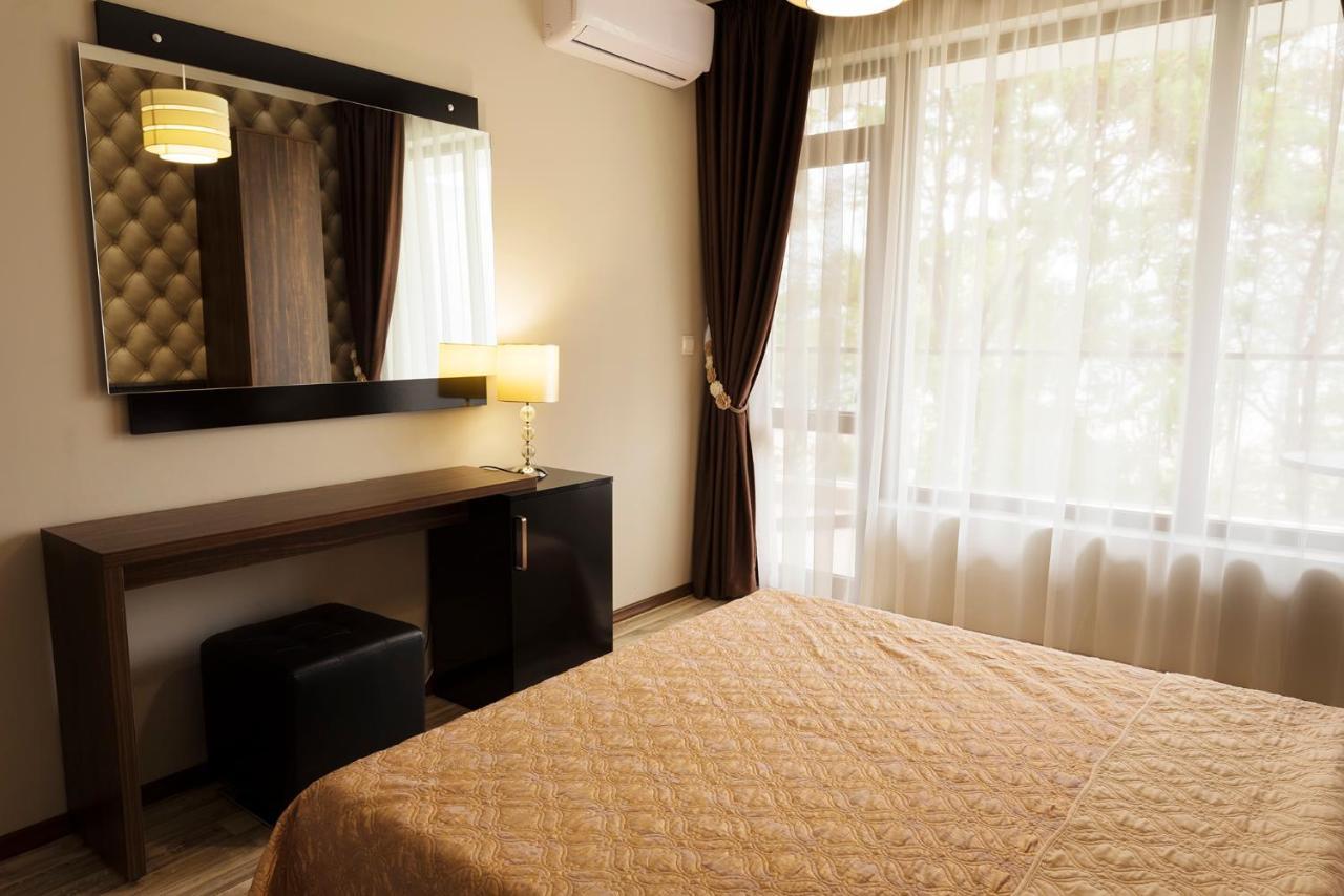 Green Paradise Deluxe Apartments Primorsko Exterior photo
