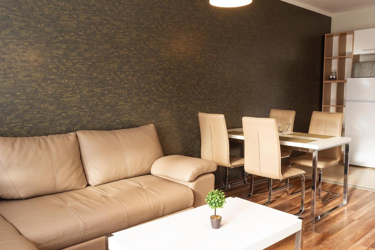 Green Paradise Deluxe Apartments Primorsko Exterior photo
